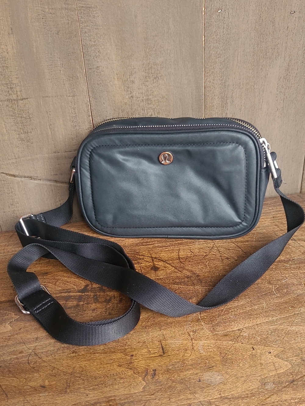 lululemon Camera Bag 2L Women's Black Crossbody Bag